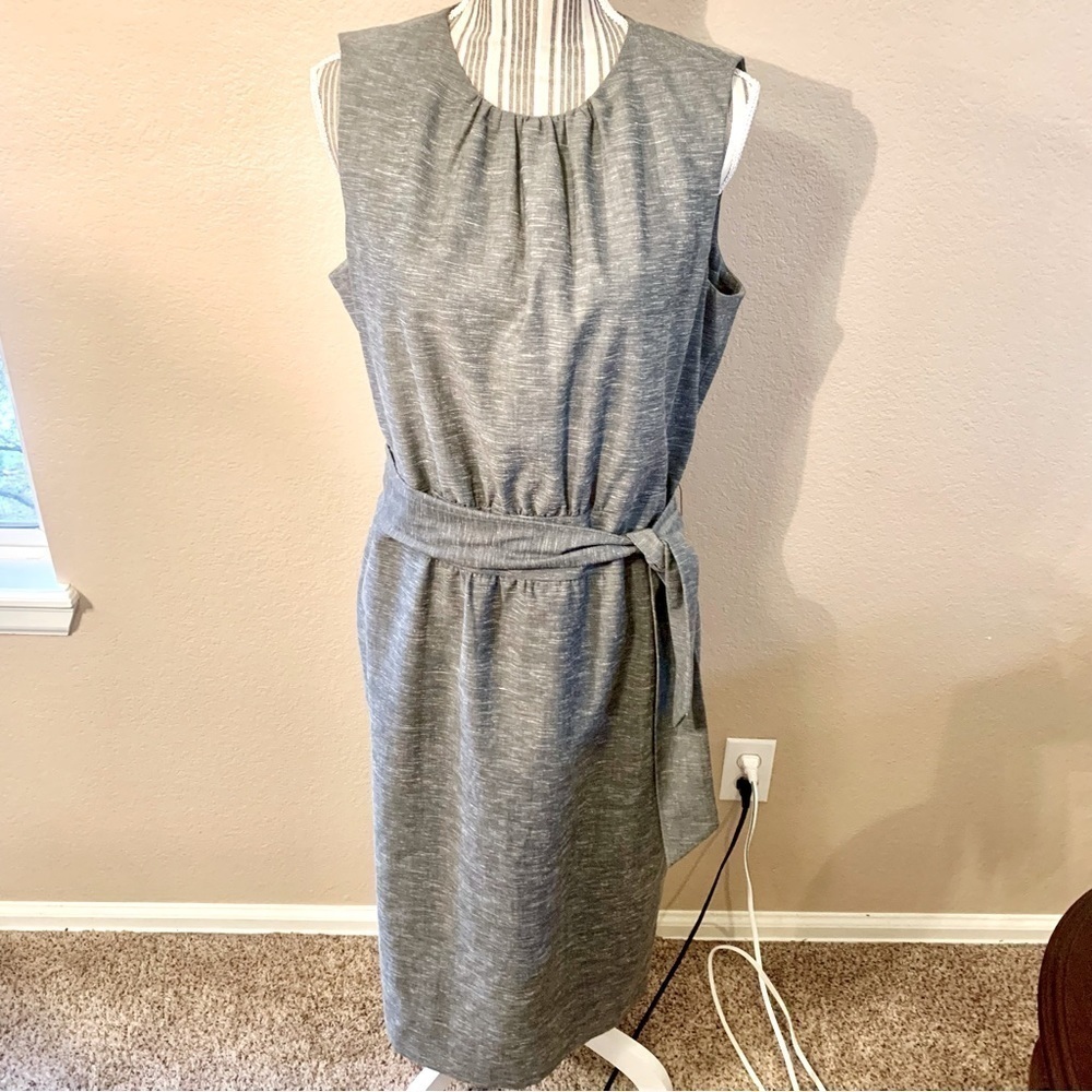 🏷Liz Claiborne Gray Midi Dress with Belt